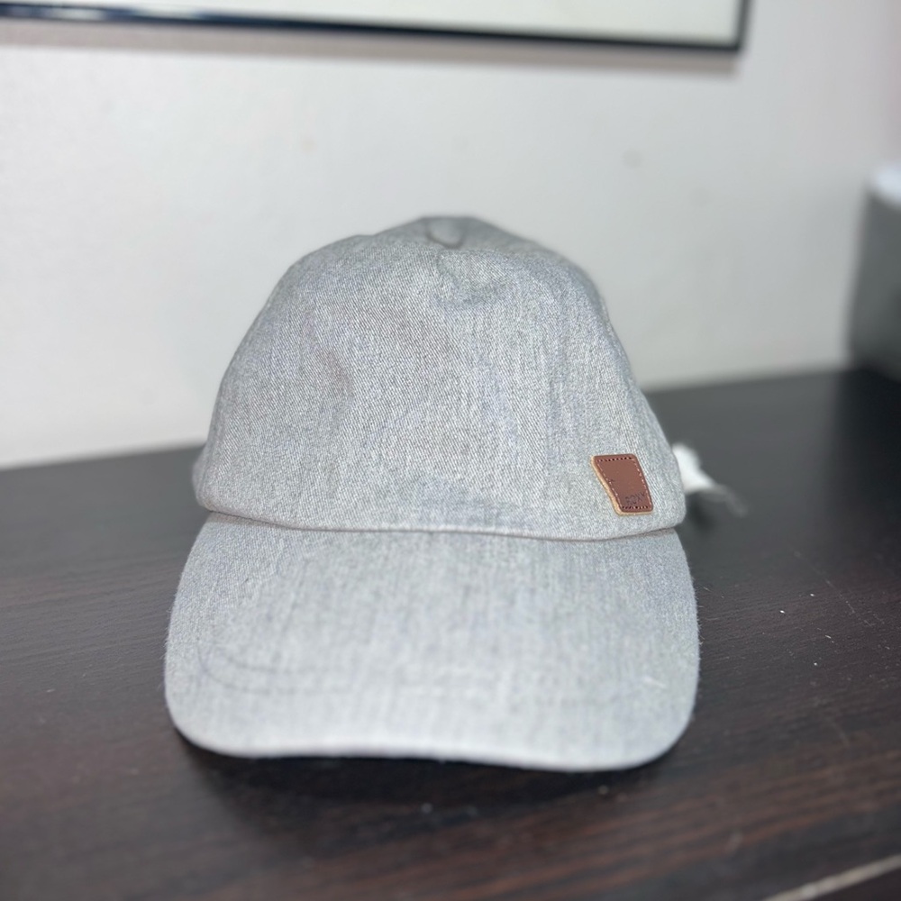 Roxy Gray Cap with Brown Accent